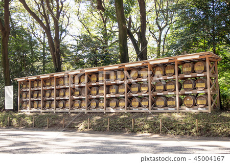 Tokyo Metropolitan Meiji Jingu Shrine Consecutive sake barrel 45004167