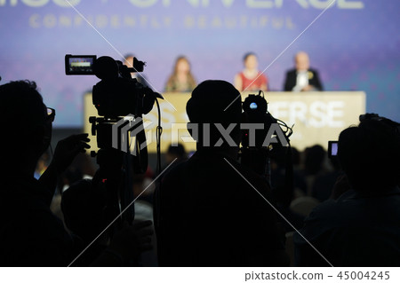 Video DSLR Camera social network live interview Video DSLR Camera social network live interview 45004245