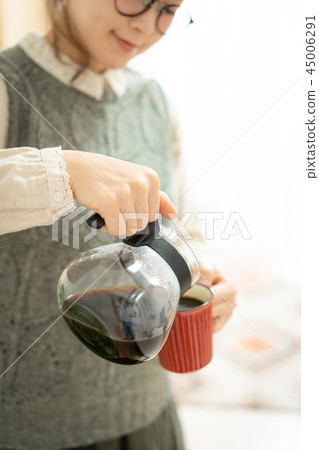 Woman room lifestyle Woman room lifestyle 45006291