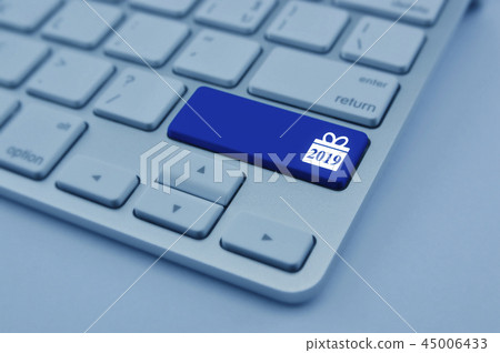 Gift box happy new year 2019 icon 45006433