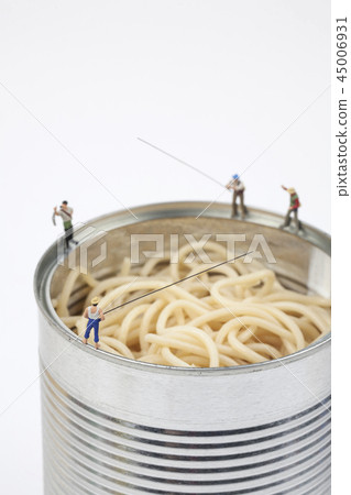 釣魚在罐頭的微型人民 45006931