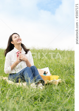 收到新聞的女性 45007171