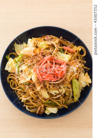 Fried noodles  45007352