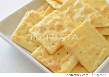 Cheese cracker Cheese cracker 45007584