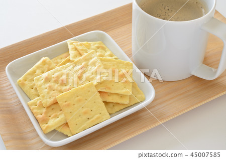 Cheese cracker Cheese cracker 45007585