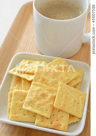 Cheese cracker Cheese cracker 45007586