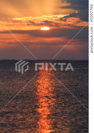 Sunset of Kasumigaura 45007709
