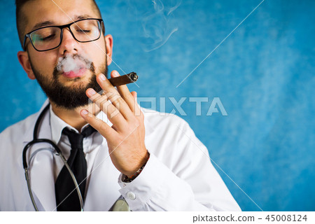 plants cigarette smoke What to do with plants that smell like cigarette smoke?