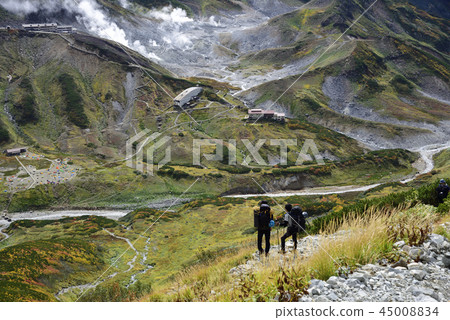沿著雷鳥山的登山者 沿著雷鳥山的登山者 45008834