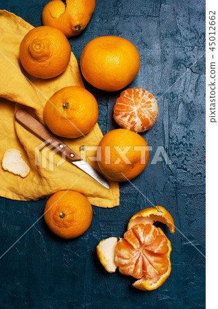 Fresh ripe mandarins Fresh ripe mandarins 45012662