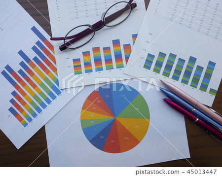 Business image · graph · glasses · female 45013447