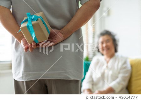 Making a surprise for Christmas and New year  45014777