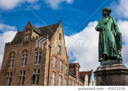 Statue of the painter Jan Van Eyck at Bruges Statue of the painter Jan Van Eyck at Bruges 45021338