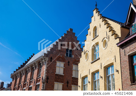 Houses representative of Bruges town 45021406