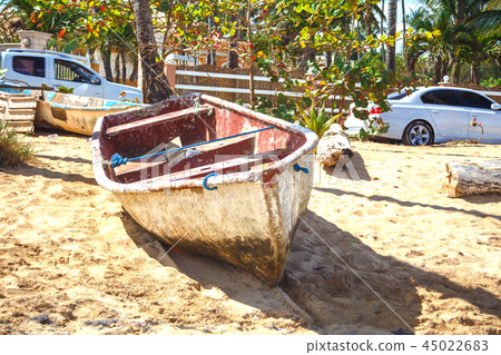 Boat on the sand Boat on the sand 45022683