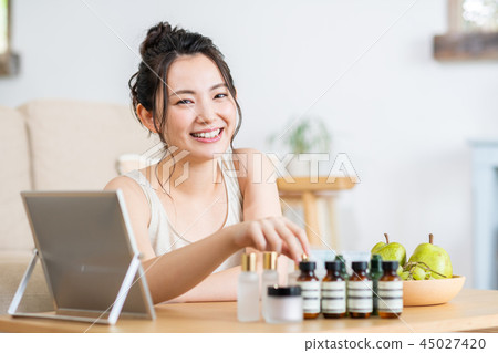 young woman young woman 45027420