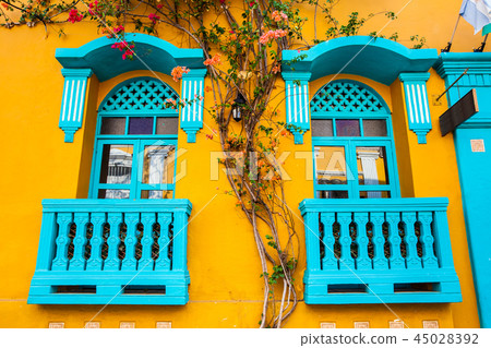 Colorful colonial houses in Cartagena de Indias Colorful colonial houses in Cartagena de Indias 45028392