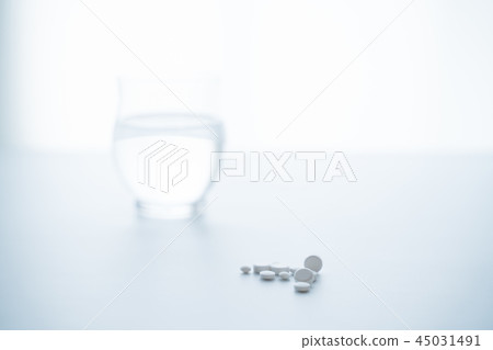 Drugs: OTC, OTC-like drugs, overdose 45031491