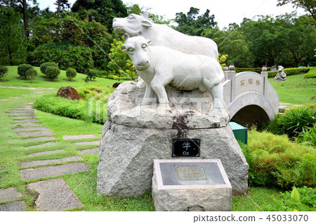 sculpture representing a chinese zodiacal sign sculpture representing a chinese zodiacal sign 45033070