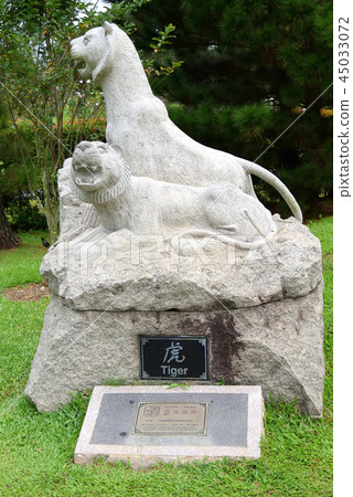 sculpture representing a chinese zodiacal sign sculpture representing a chinese zodiacal sign 45033072