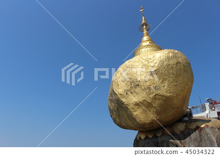 Golden Rock / (Myanmar / Chaityo) Golden Rock / (Myanmar / Chaityo) 45034322