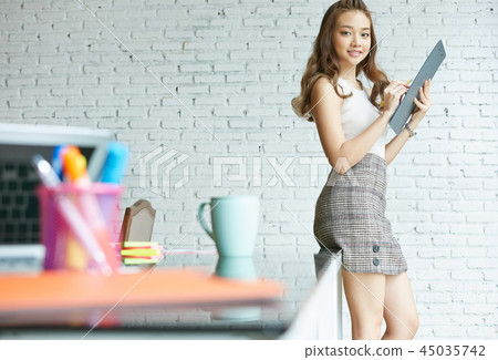 Business woman desk work Business woman desk work 45035742