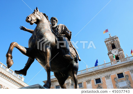 Piazza del Campidoglio - Statue Marco Aurelio Piazza del Campidoglio - Statue Marco Aurelio 45037743