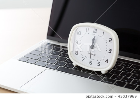 clock  45037969