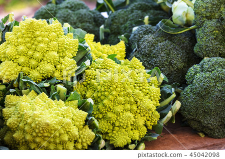 romanesco and broccoli in street market 45042098