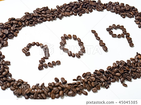 用紅豆寫的“2019” 45045385
