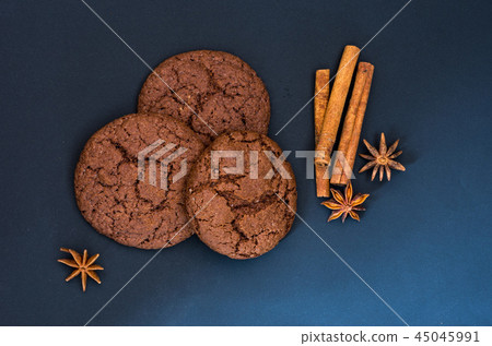 A composition of gingerbread and spices. 45045991