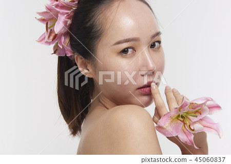 美女 45060837