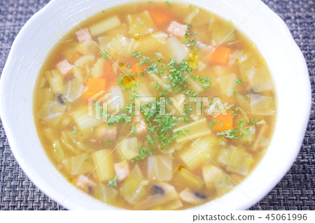 很多配料湯 45061996