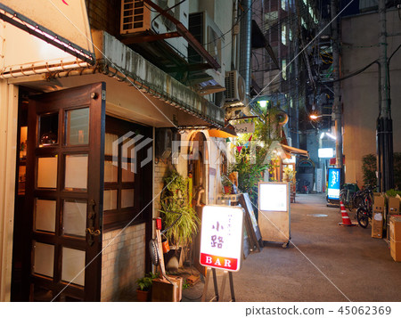 大阪梅田在Hatunjin後巷的一個夜晚 大阪梅田在Hatunjin後巷的一個夜晚 45062369