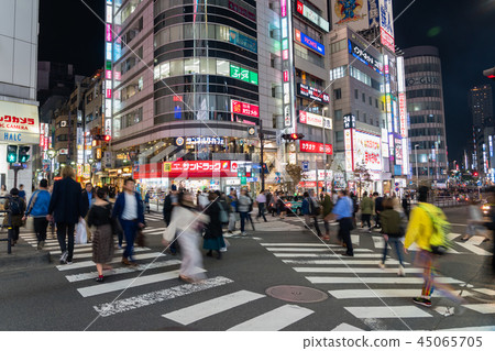 Shinjuku West Exit scramble intersection 45065705