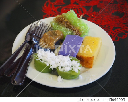 Nyonya Cuisine, Que, Ondeonde, Traditional Sweets, Sweets, Penang, Malaysia Nyonya Cuisine, Que, Ondeonde, Traditional Sweets, Sweets, Penang, Malaysia 45066005