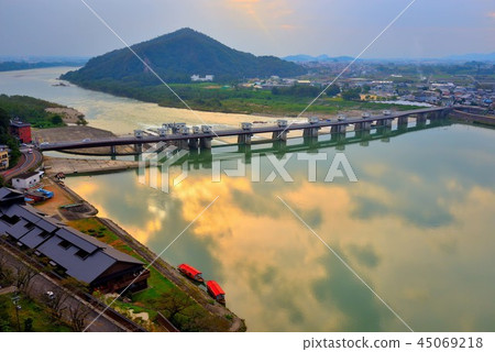 Evening scenery of Kisogawa 45069218