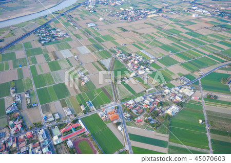 台灣農田空拍鄉村聚落 冬天空汙 aerial view air pollution 大気汚染 台灣農田空拍鄉村聚落 冬天空汙 aerial view air pollution 大気汚染 45070603