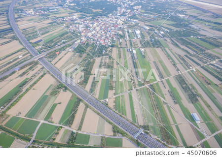 台灣農田空拍鄉村聚落 冬天空汙 aerial view air pollution 大気汚染 台灣農田空拍鄉村聚落 冬天空汙 aerial view air pollution 大気汚染 45070606