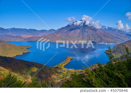 Mt. Mantai and Hatchode Island, Lake Chuzenji, viewed from the Hemitsukiyama Observatory in Autumn Mt. Mantai and Hatchode Island, Lake Chuzenji, viewed from the Hemitsukiyama Observatory in Autumn 45070646