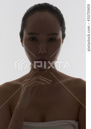 美女 45070909