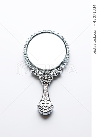 hand mirror 45071334