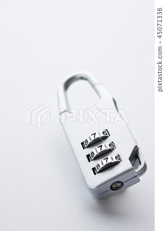 lock 45071336