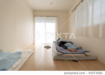 男士的睡眠風格 45073080