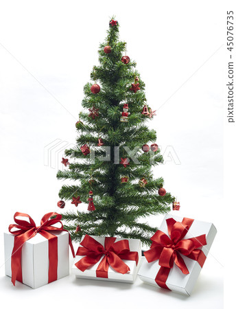 Christmas tree with red decorations Christmas tree with red decorations 45076735