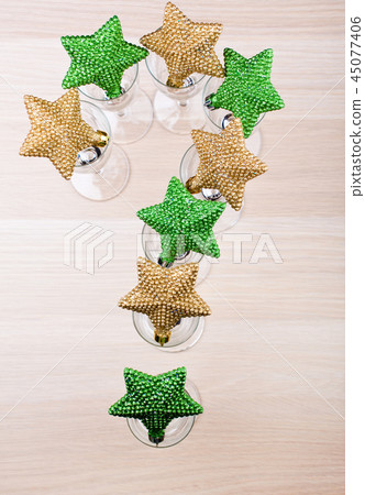 Champagne empty glass question mark new year toy s Champagne empty glass question mark new year toy s 45077406