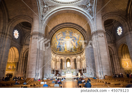 Inside of basilica on Montmartre in Paris 45079123