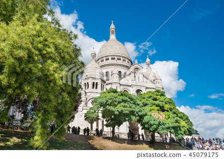 Basilica Coeur Sacre on Montmartre in Paris 45079175