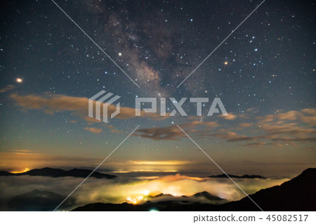 瀨戶內海的雲海和星系 瀨戶內海的雲海和星系 45082517