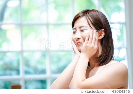 年輕的女士美容美容 年輕的女士美容美容 45084346